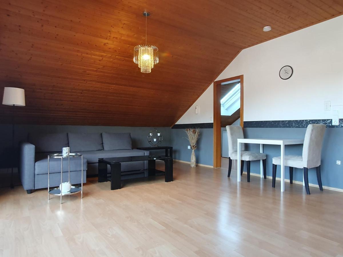 Mit Ausblick In Apartment